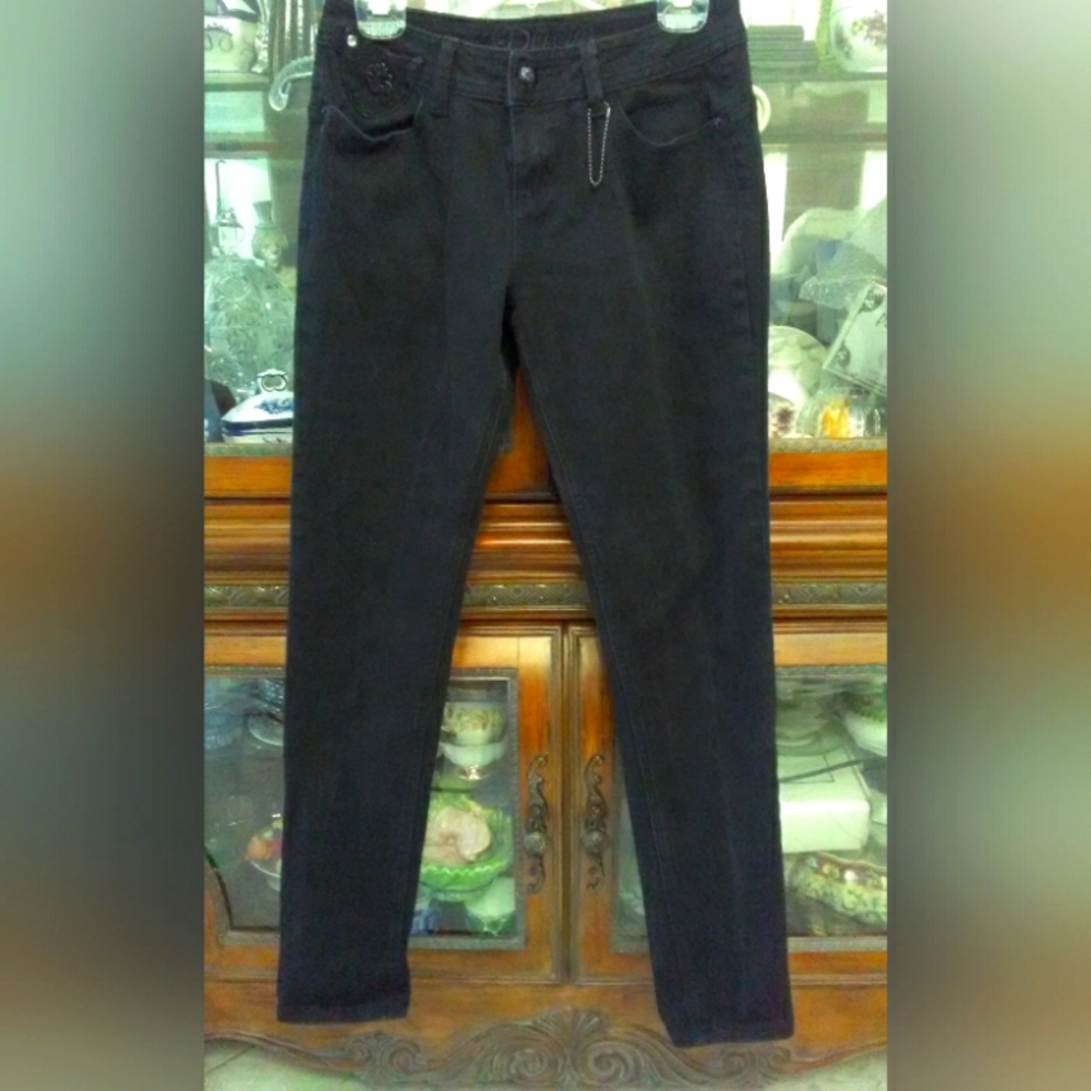 VINTAGE BLACK DENIM JEANS BY DEREON SZ. 7/8 FANCY POCKETS RHINESTONES 🔥